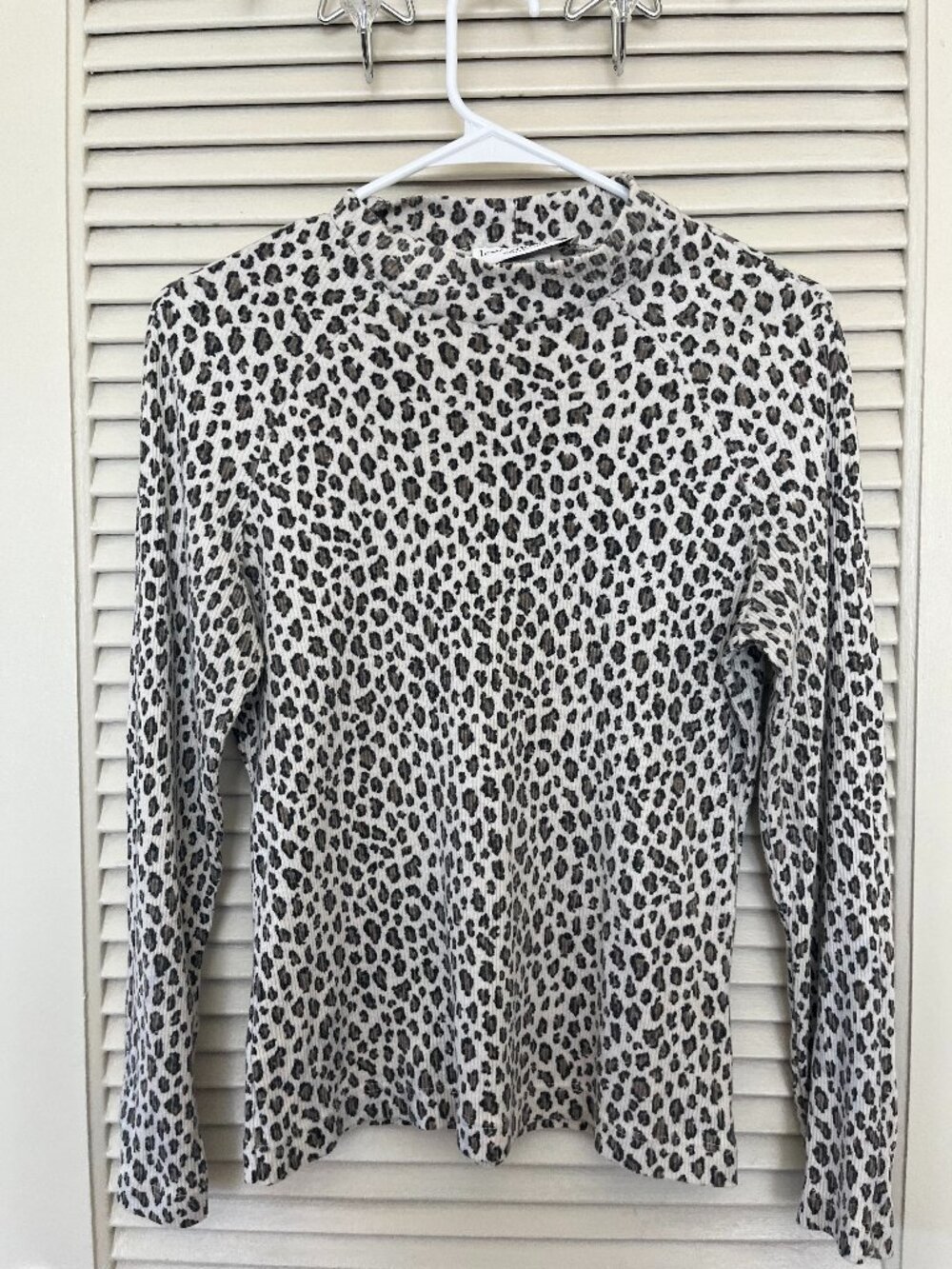Lew Magram Women's Leapord Print Blouse